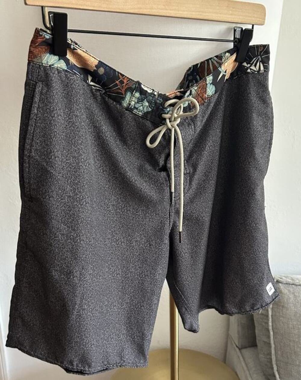 Trunks Co Gray Hawaian Swim Board Trunks 32 Floral 90s Retro